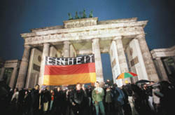 28.11.89 Helmut Kohl verkündet einen 10-Punkte-Plan