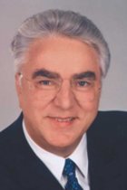 Dr. Wolf Bauer
