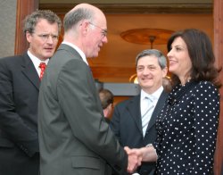12.05.2008: Bundestagspräsident Lammert (li.) trifft Jozefina Çoba Topalli, albanische Parlamentspräsidentin, Klick vergrößert Bild