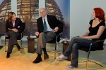 Katrin Prüfig (links), Prof. Dr. Norbert Lammert und Sarah Jermutus im Gespräch.
